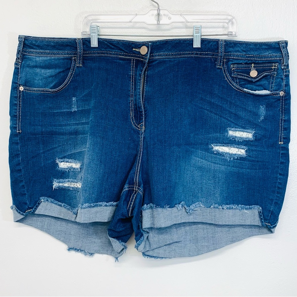 Lane Bryant Denim Shorts Woman‎ 28  Distressed Stretch Pockets Beach Travel
